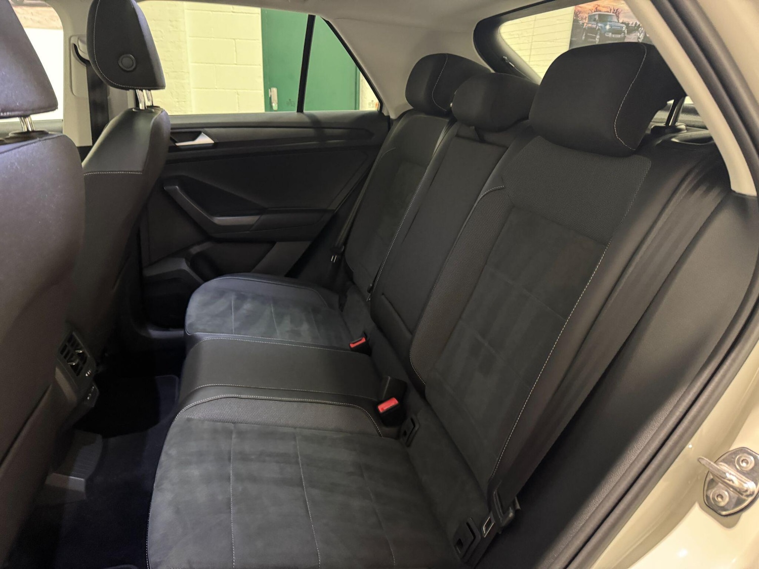 Used Volkswagen T-Roc 2023 for sale - 76484869: Photo 46