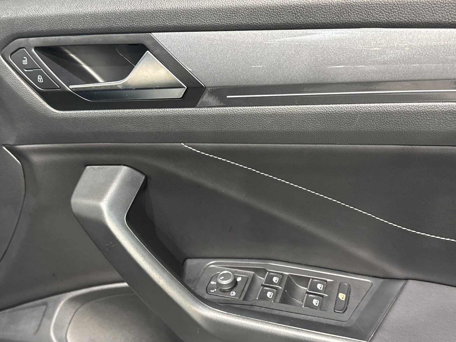 Used Volkswagen T-Roc 2023 for sale - 76484869: Photo 52