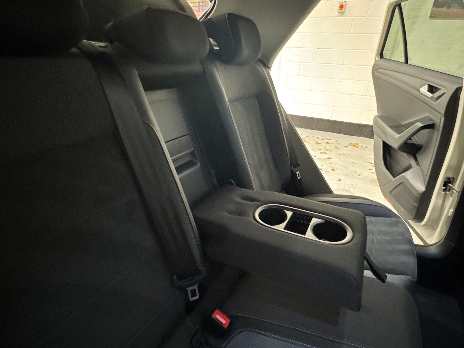 Used Volkswagen T-Roc 2023 for sale - 76484869: Photo 55