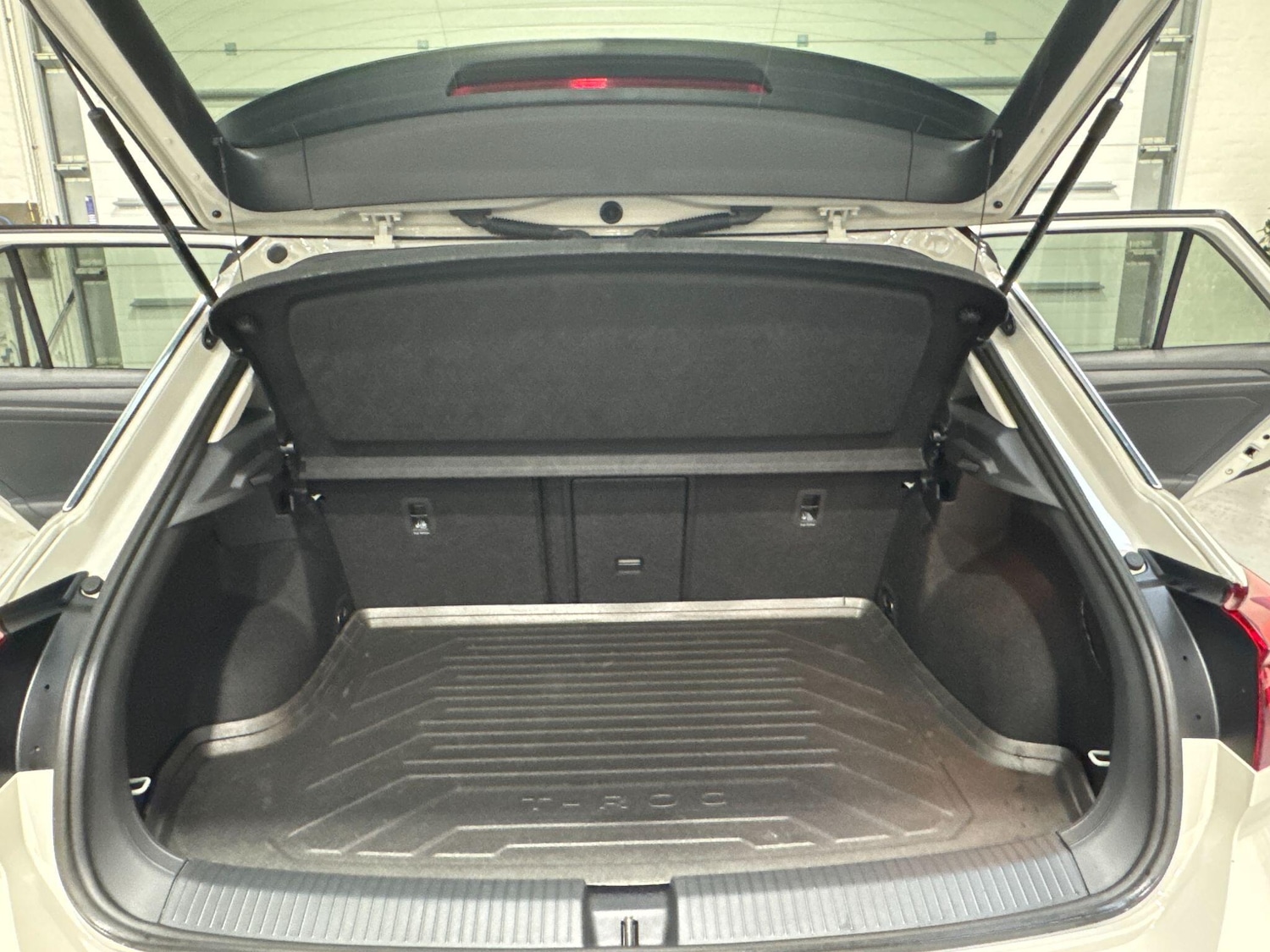 Used Volkswagen T-Roc 2023 for sale - 76484869: Photo 56