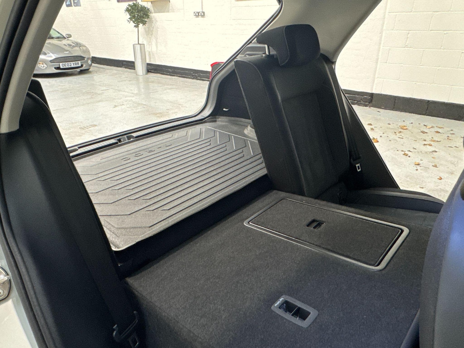 Used Volkswagen T-Roc 2023 for sale - 76484869: Photo 59