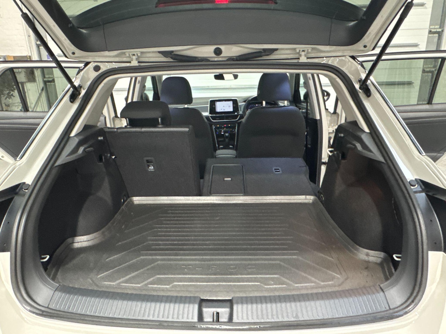 Used Volkswagen T-Roc 2023 for sale - 76484869: Photo 60