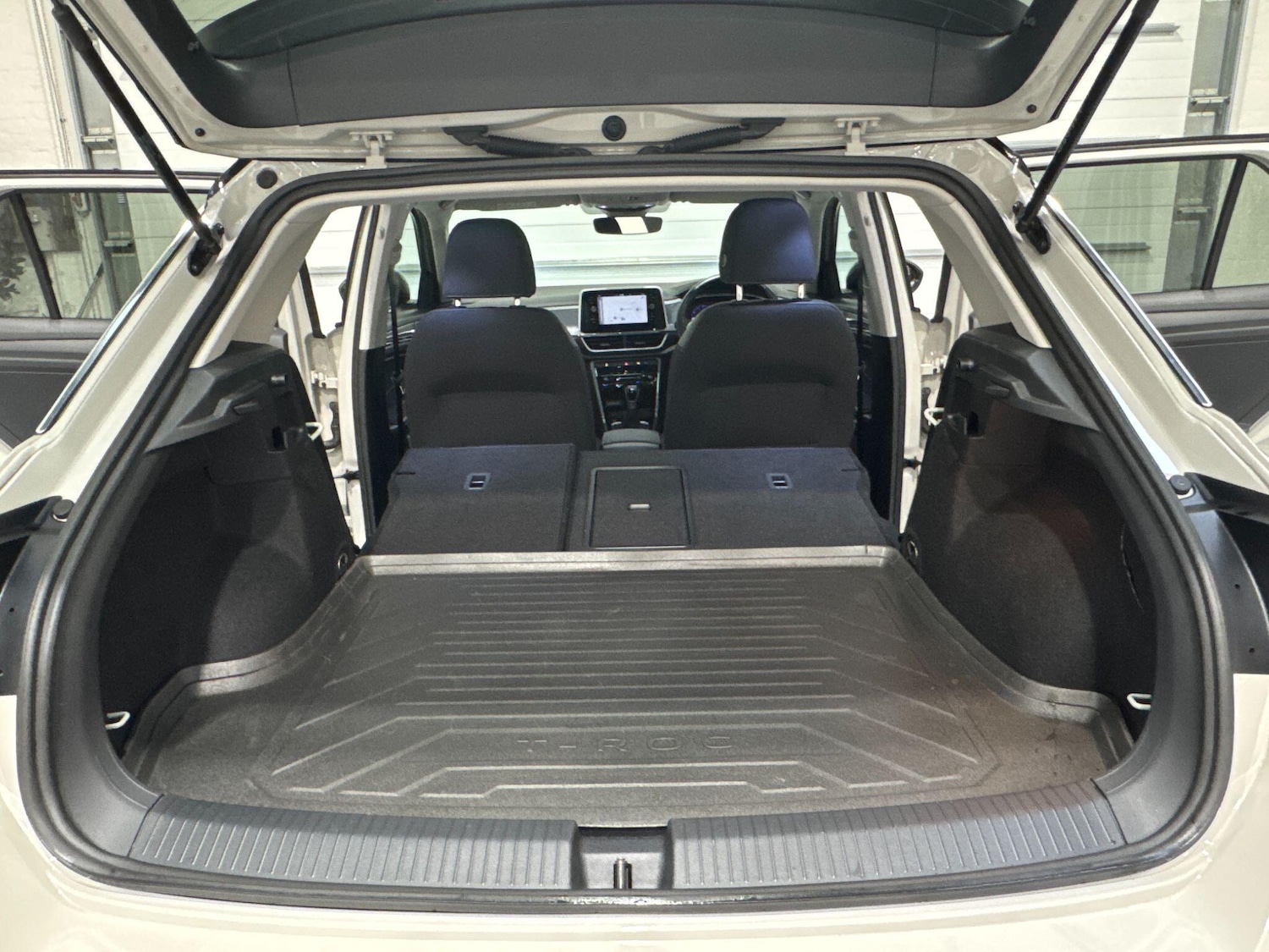 Used Volkswagen T-Roc 2023 for sale - 76484869: Photo 61