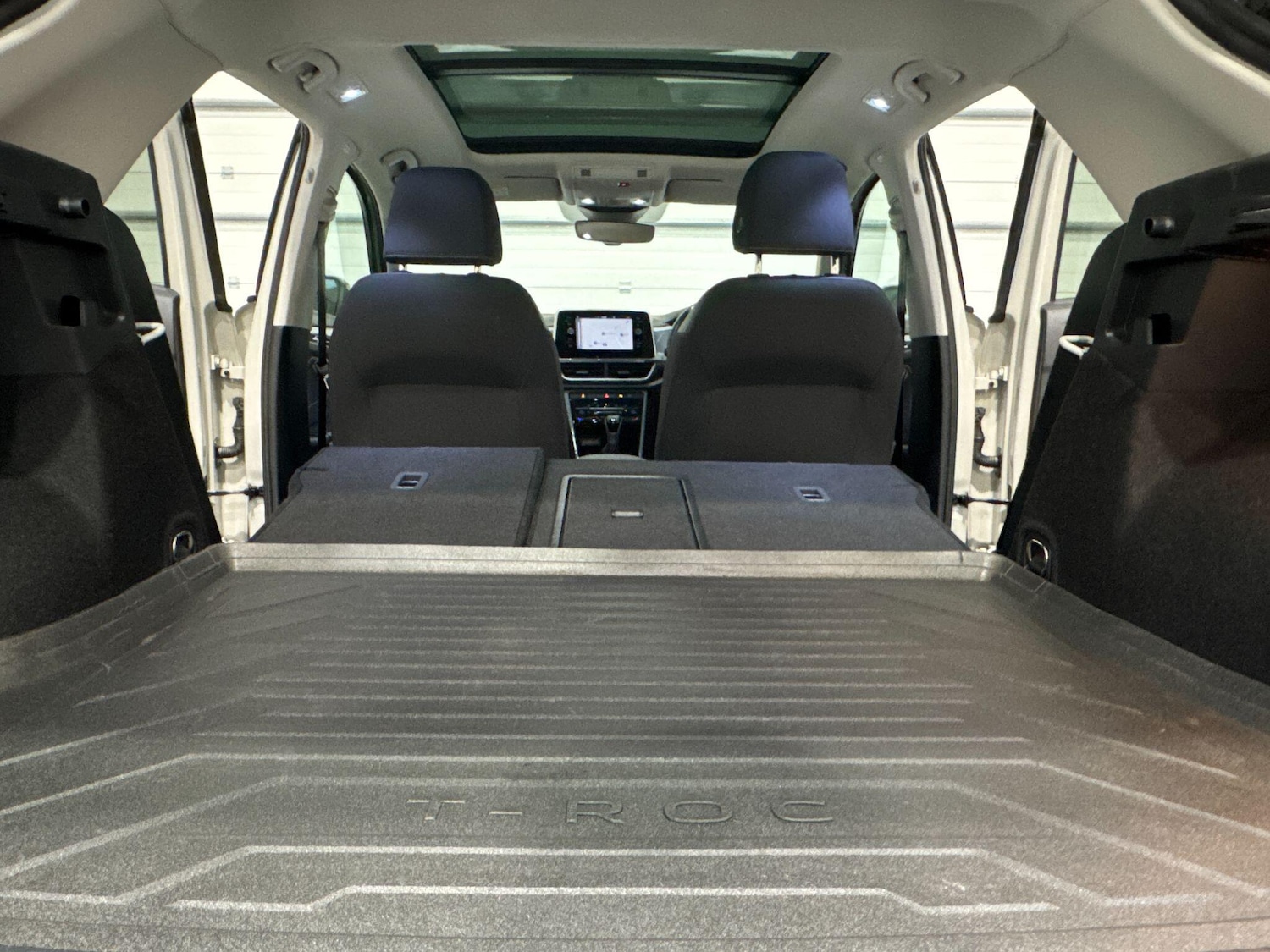 Used Volkswagen T-Roc 2023 for sale - 76484869: Photo 62