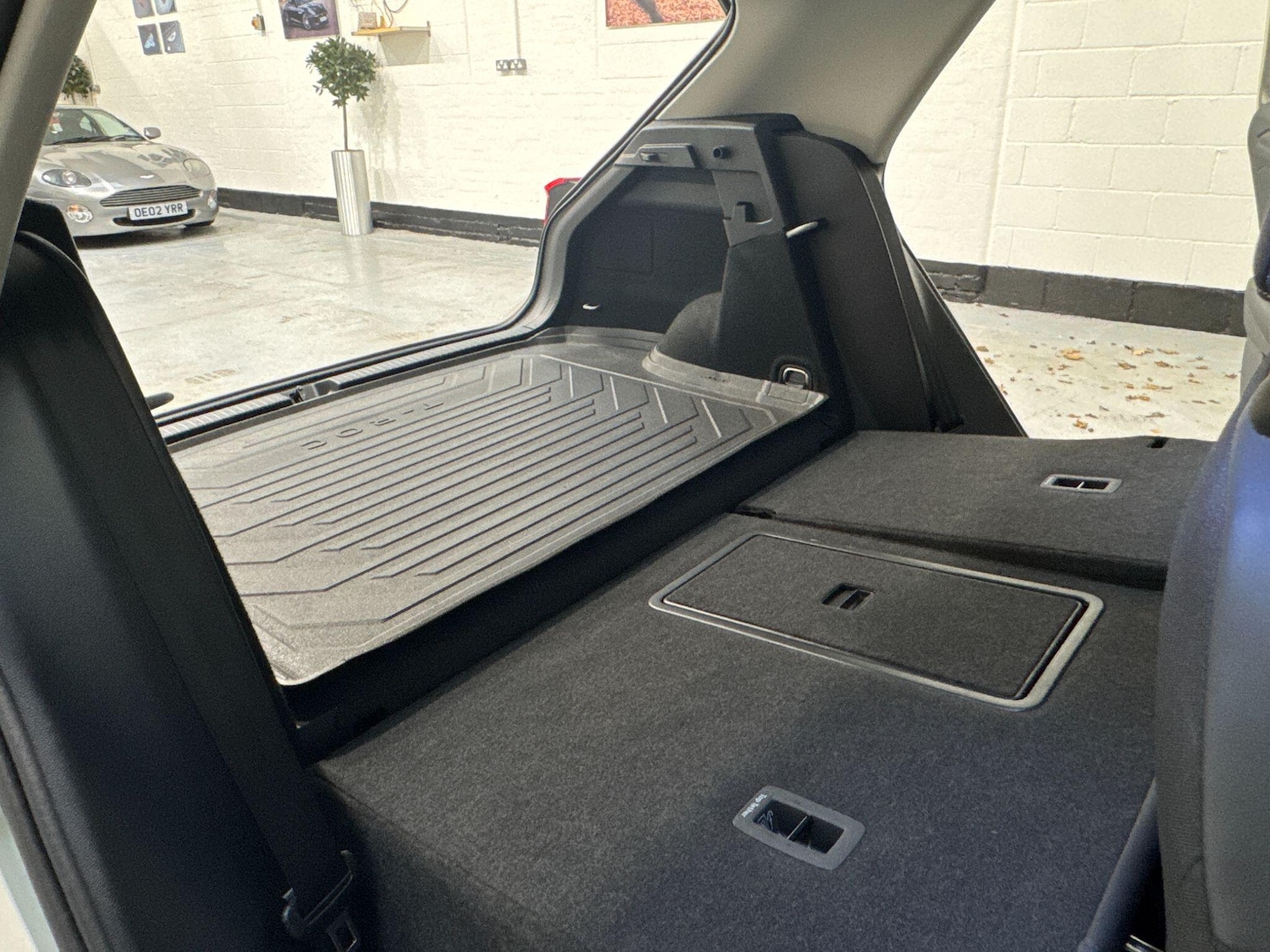 Used Volkswagen T-Roc 2023 for sale - 76484869: Photo 63