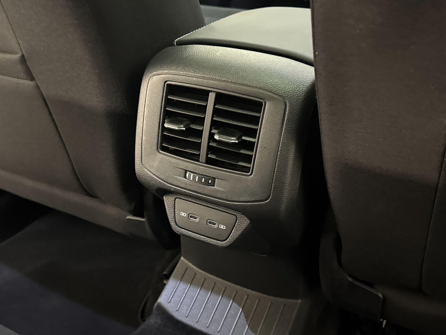 Used Volkswagen T-Roc 2023 for sale - 76484869: Photo 69