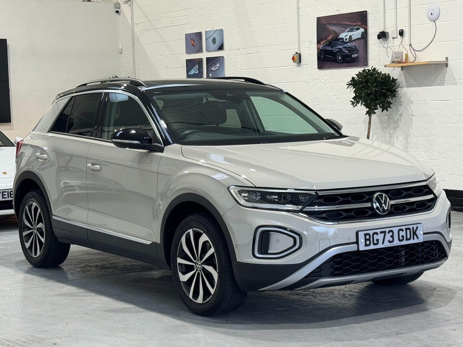 Used Volkswagen T-Roc 2023 for sale - 76484869: Photo 7