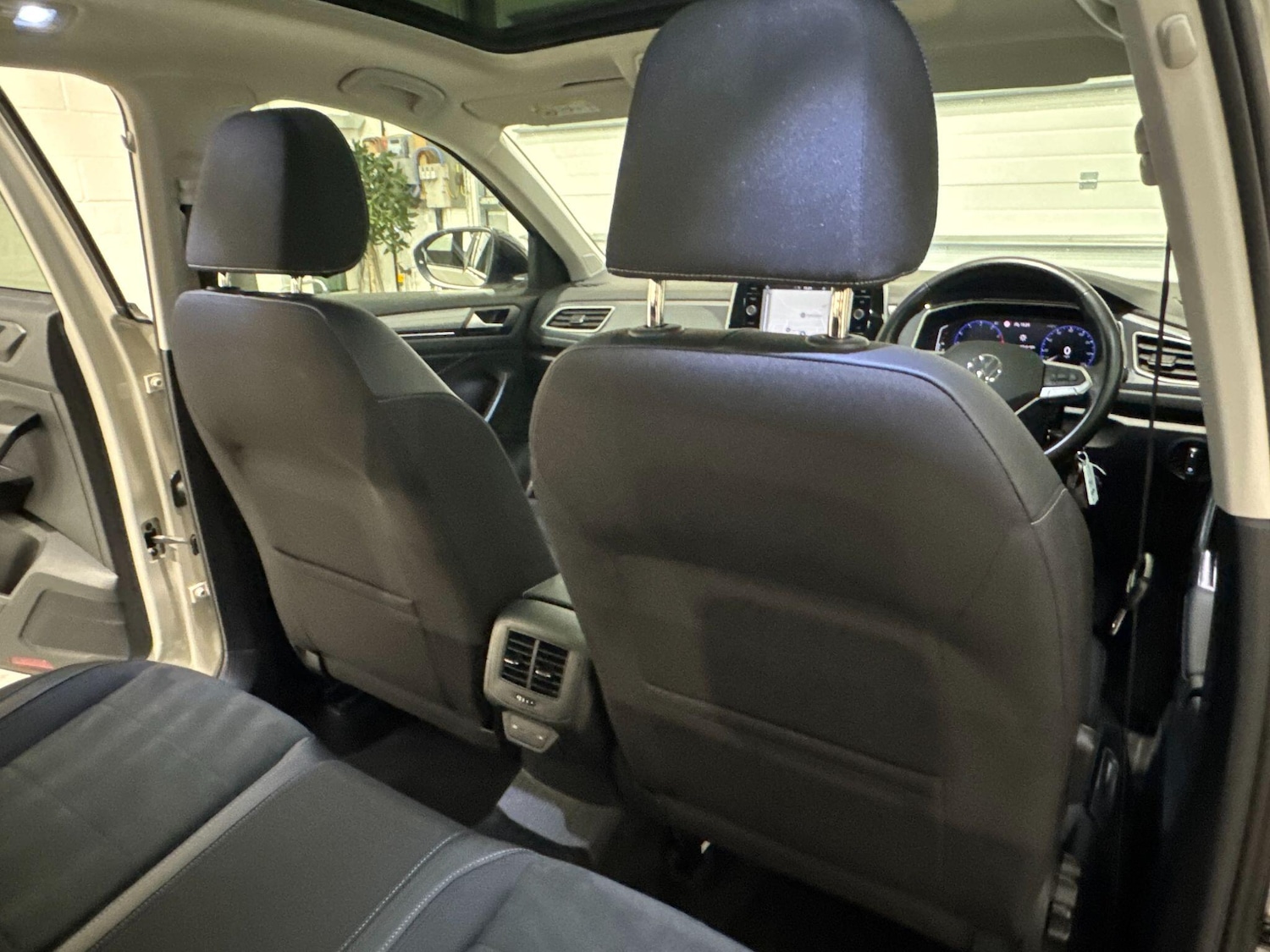 Used Volkswagen T-Roc 2023 for sale - 76484869: Photo 70