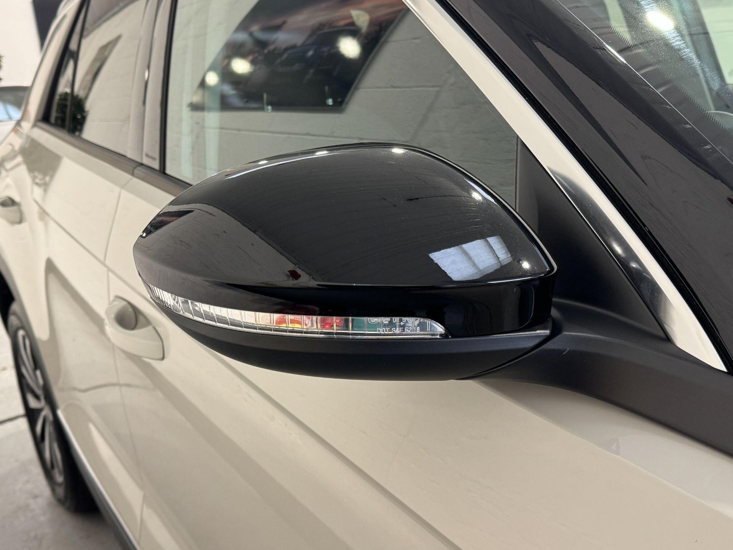 Used Volkswagen T-Roc 2023 for sale - 76484869: Photo 81