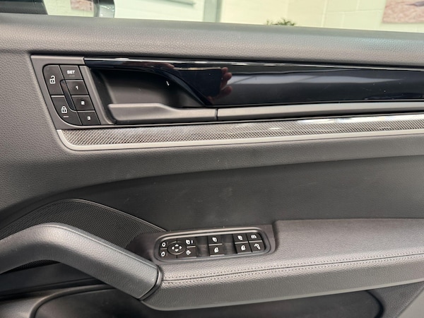 Used Porsche Cayenne 2024 for sale - 76215131: Photo 40