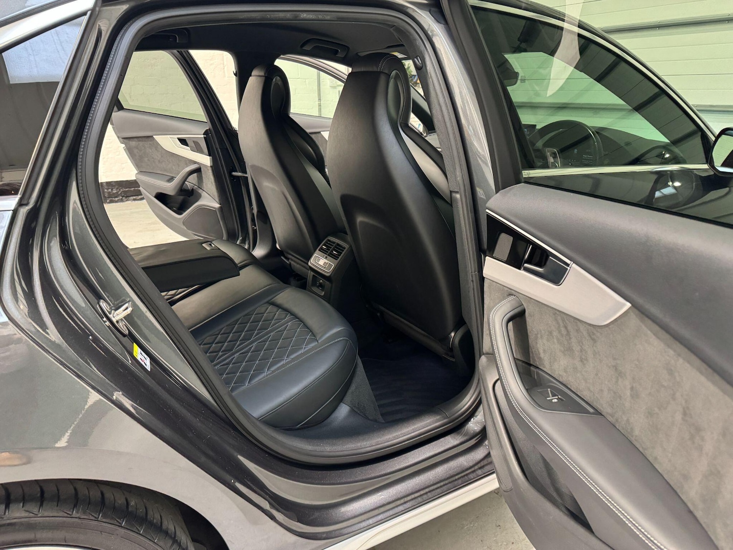 Used Audi S4 2020 for sale - 76666668: Photo 32