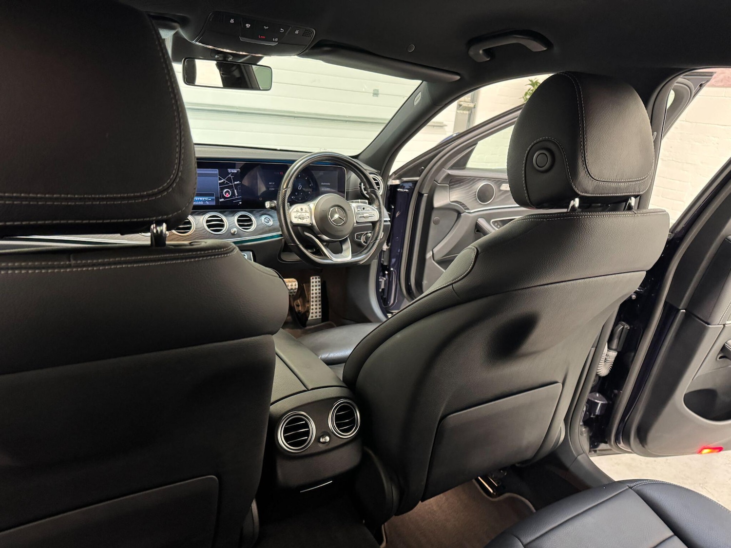 Used Mercedes-Benz E Class 2020 for sale - 76409160: Photo 51