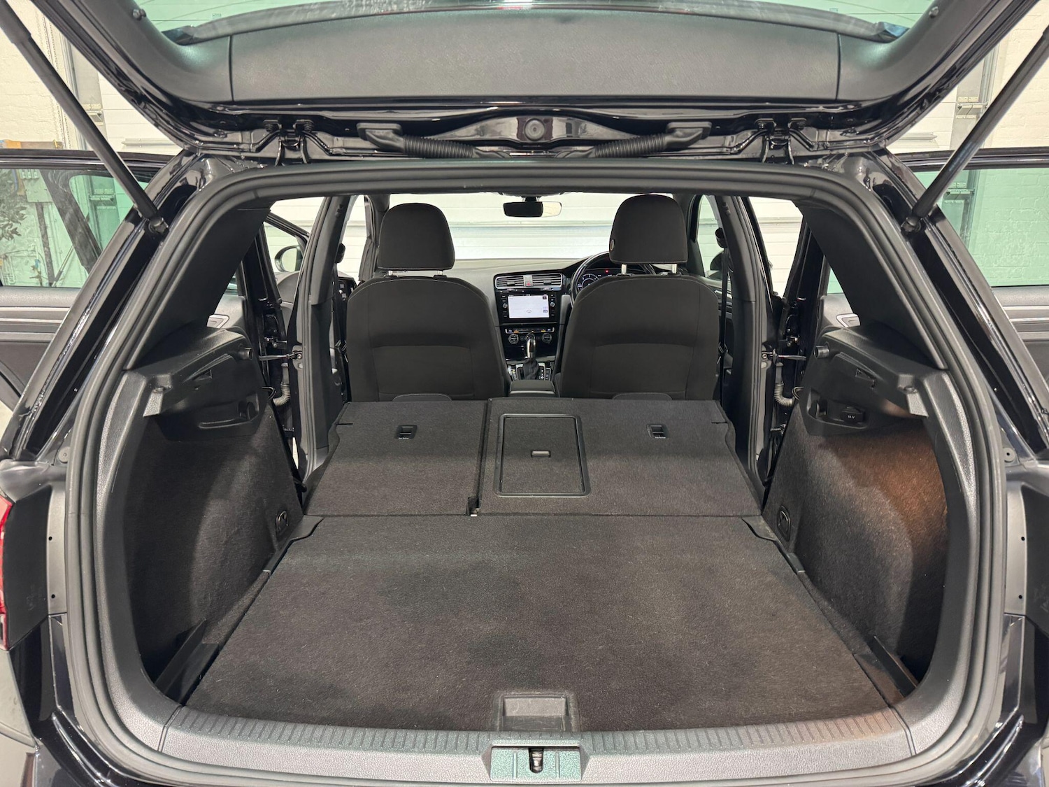 Used Volkswagen Golf 2018 for sale - 76485756: Photo 37