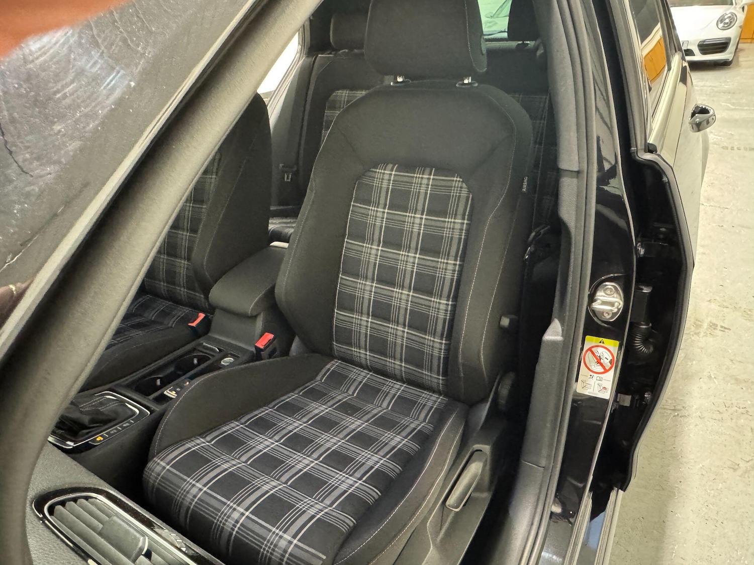 Used Volkswagen Golf 2018 for sale - 76485756: Photo 47