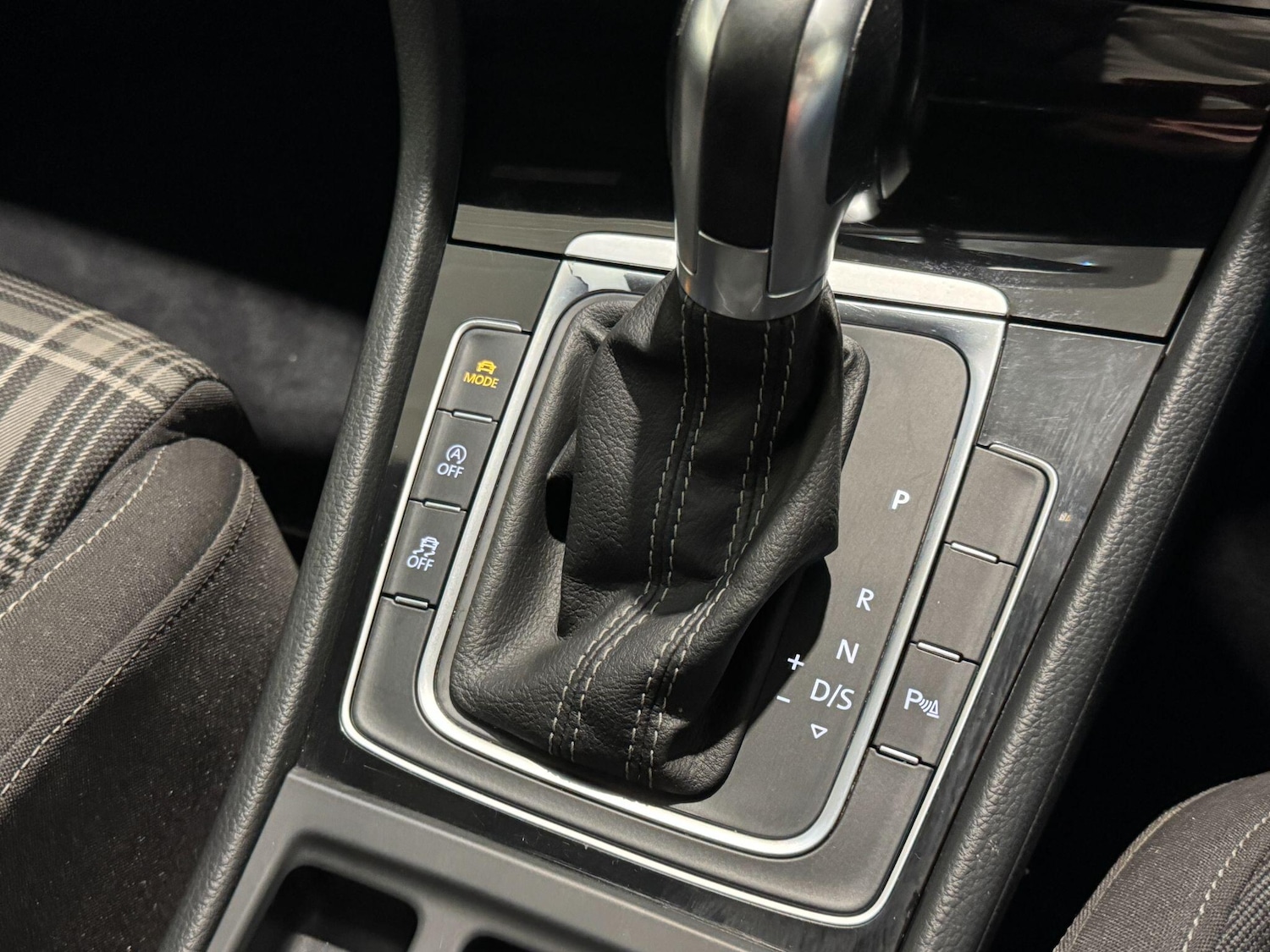 Used Volkswagen Golf 2018 for sale - 76485756: Photo 70