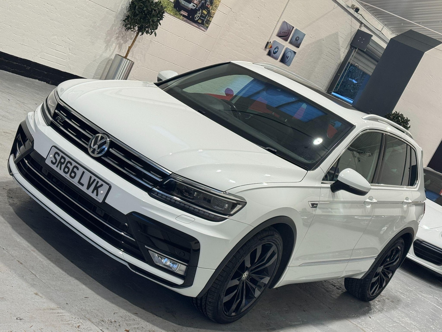 Used Volkswagen Tiguan 2016 for sale - 76658919: Photo 3