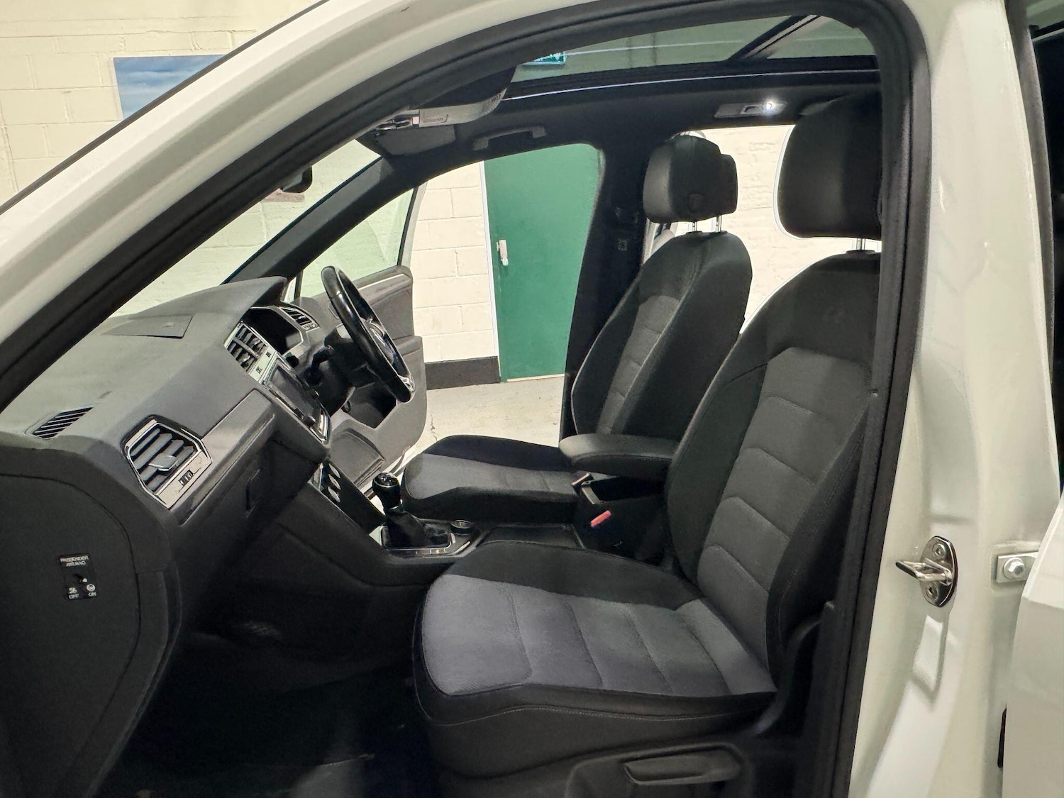 Used Volkswagen Tiguan 2016 for sale - 76658919: Photo 65