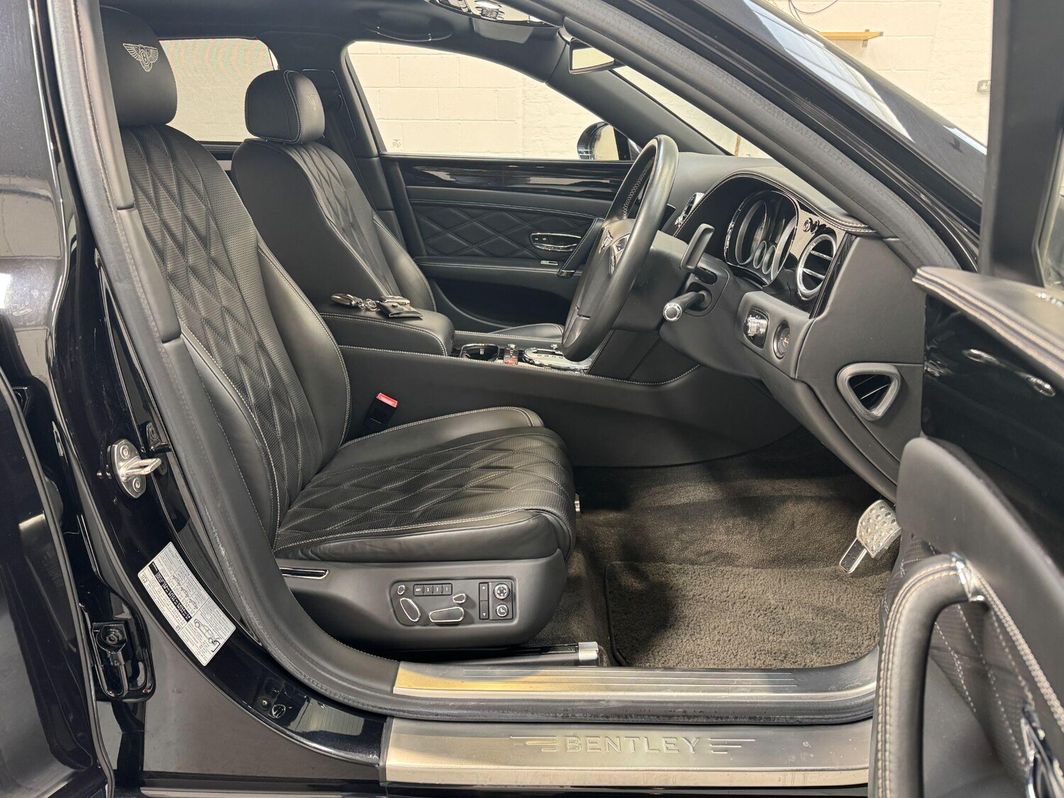 Used Bentley Flying Spur 2014 for sale - 78034411: Photo 19