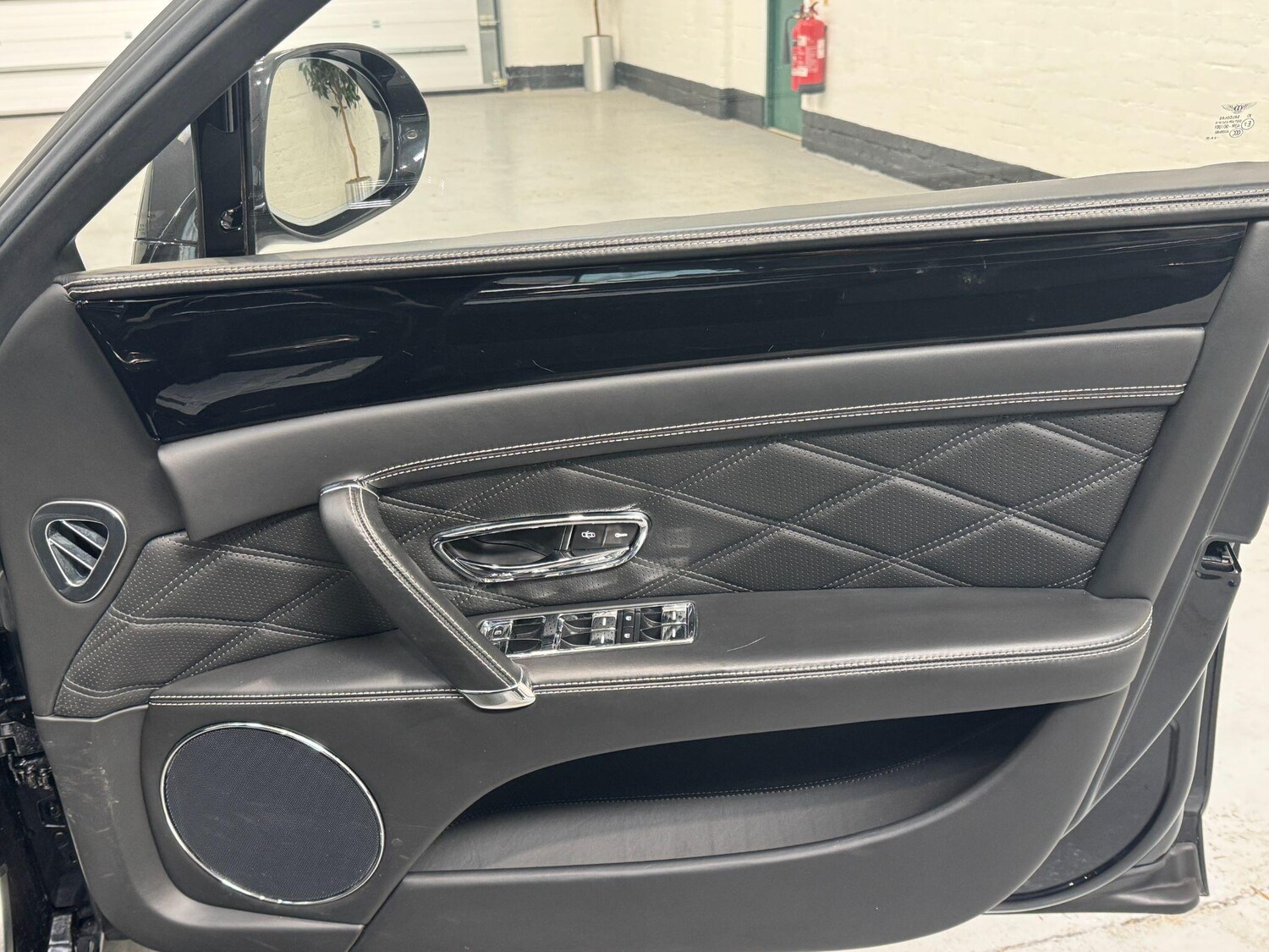 Used Bentley Flying Spur 2014 for sale - 78034411: Photo 49