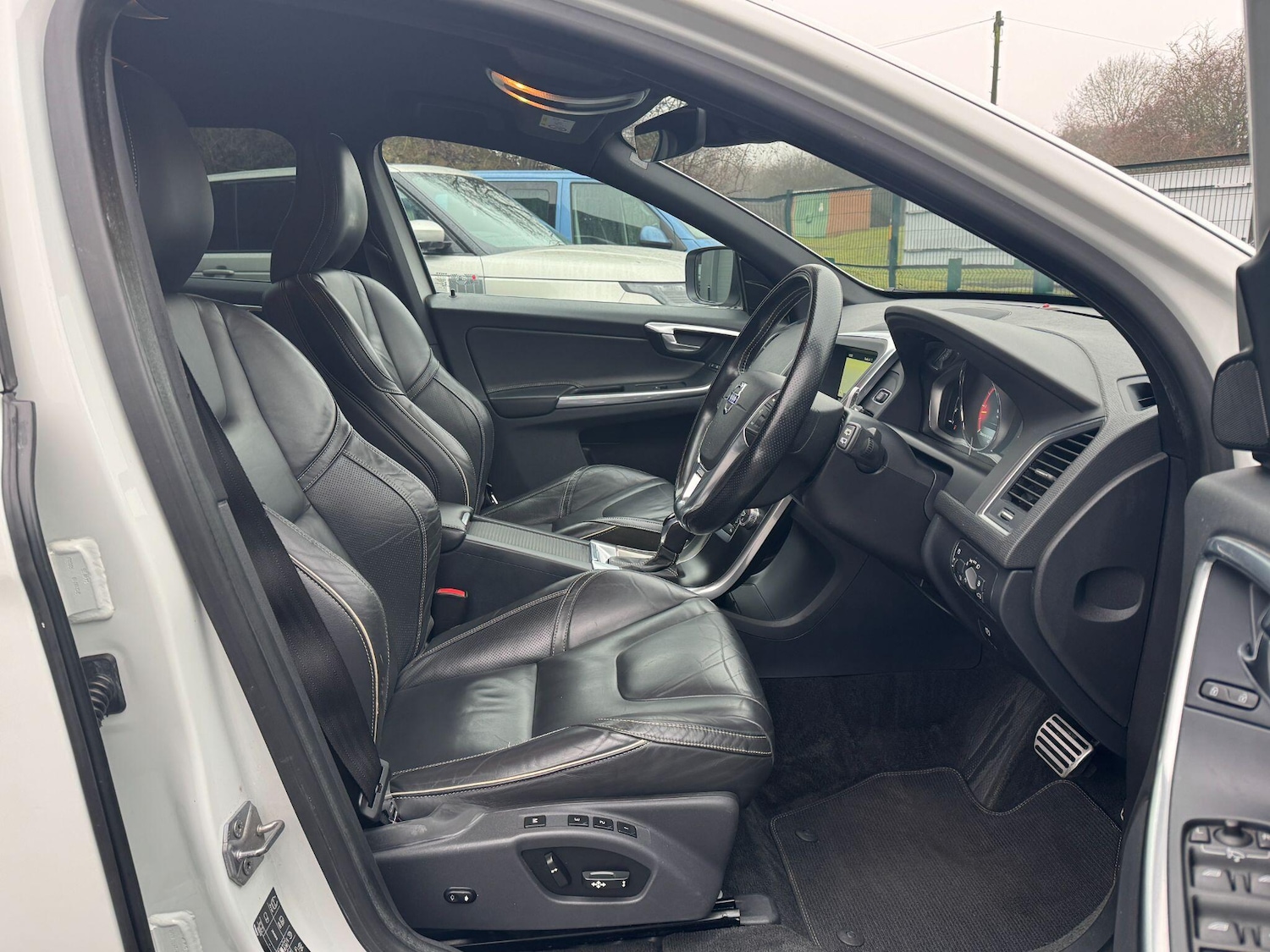 Used Volvo XC60 2014 for sale - 77254974: Photo 41