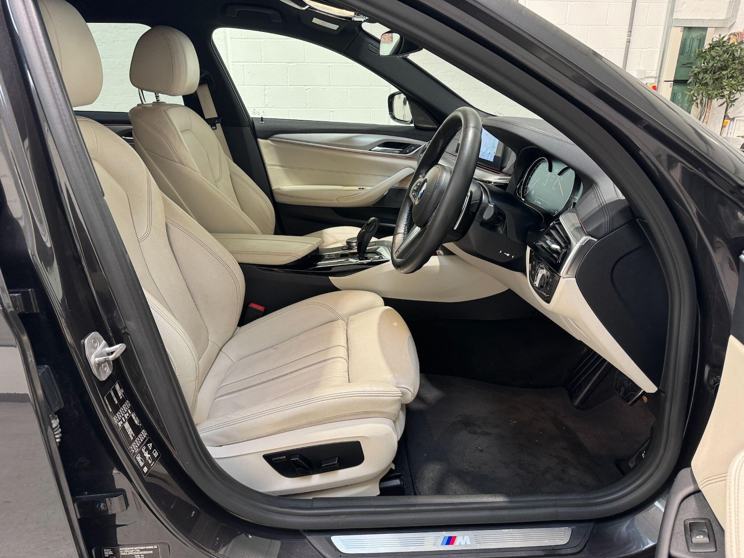 Used BMW 5 Series 2018 for sale - 76926366: Photo 18