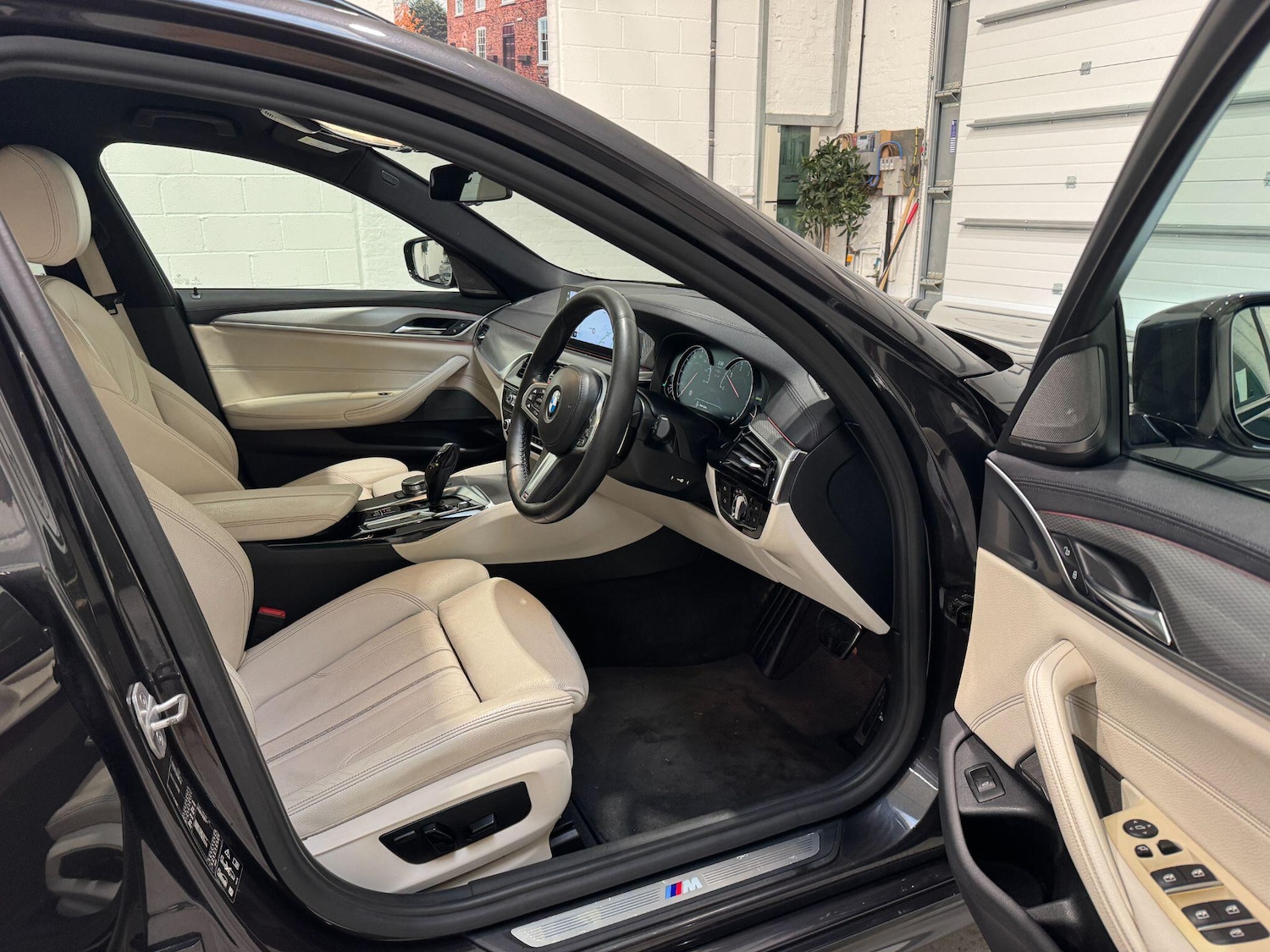 Used BMW 5 Series 2018 for sale - 76926366: Photo 53