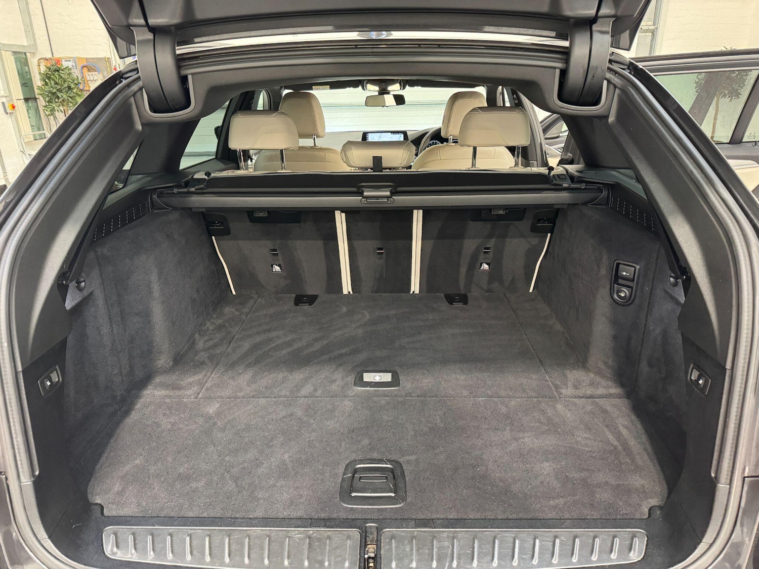 Used BMW 5 Series 2018 for sale - 76926366: Photo 55