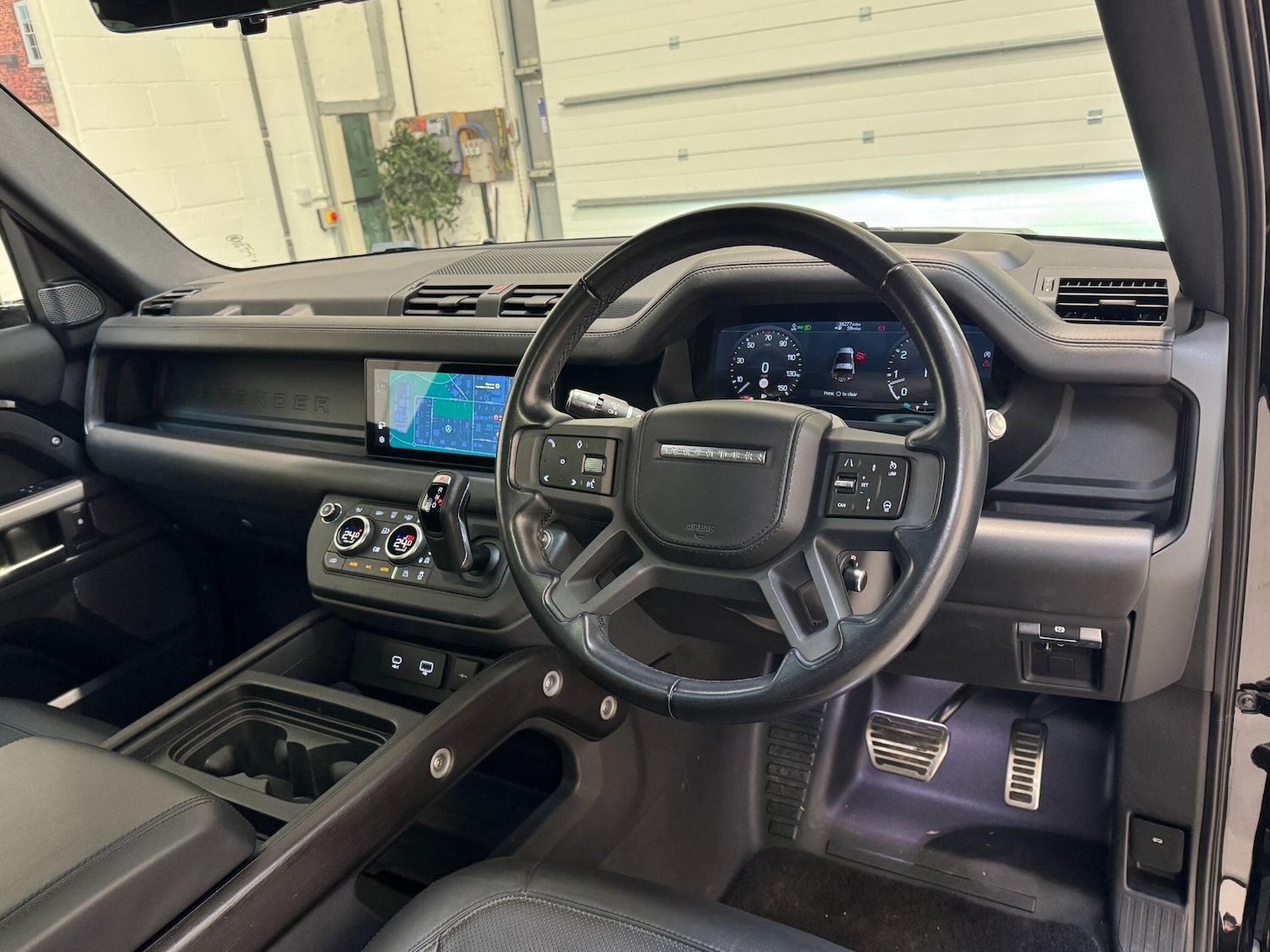 Used Land Rover Defender 2021 for sale - 77612589: Photo 16