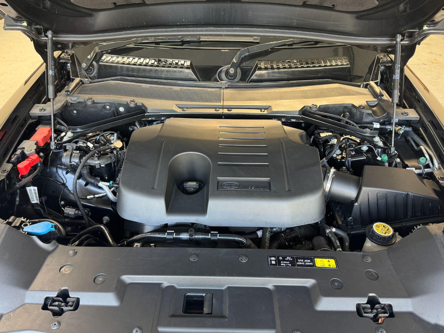 Used Land Rover Defender 2021 for sale - 77612589: Photo 34