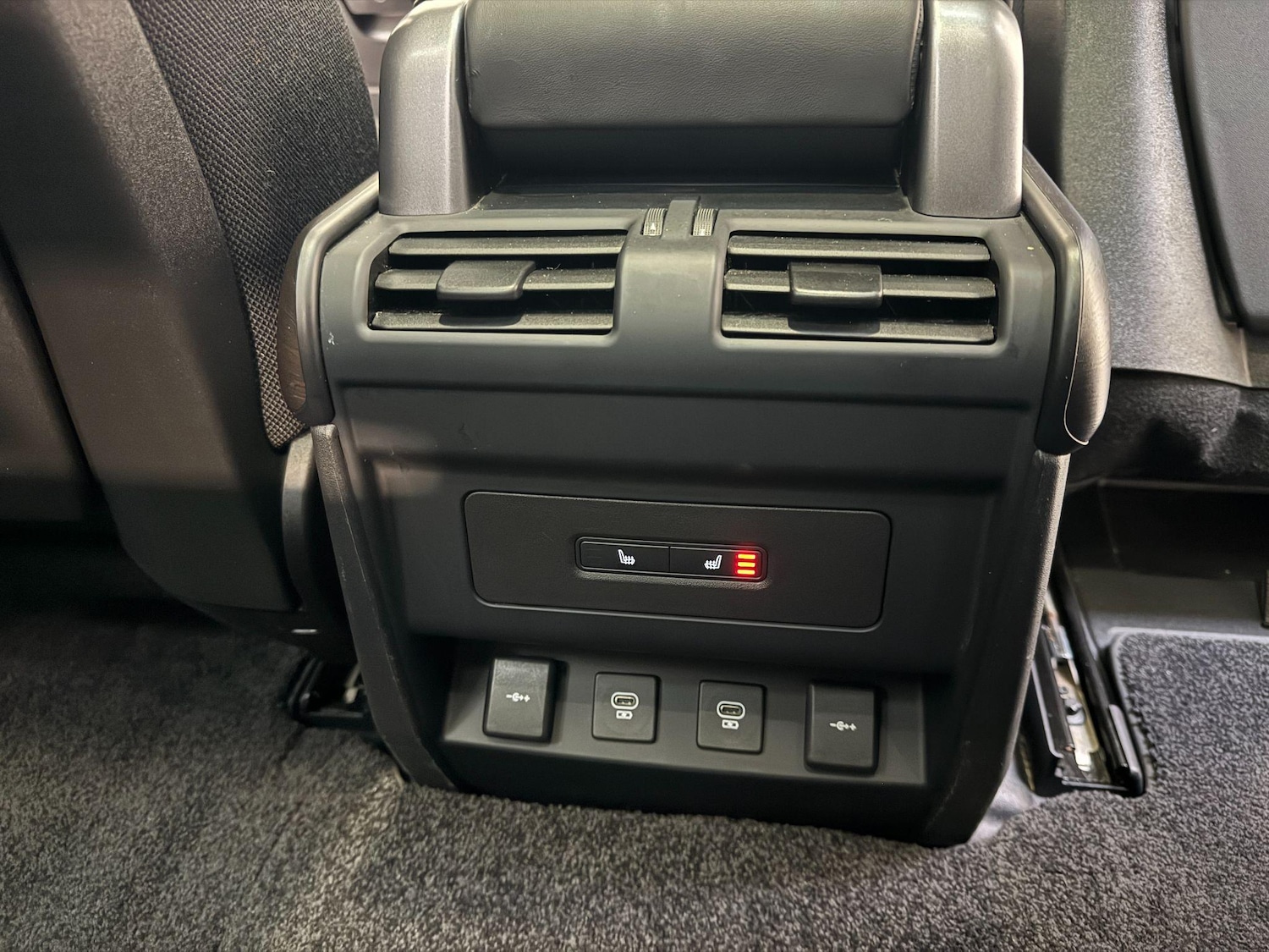 Used Land Rover Defender 2021 for sale - 77612589: Photo 44