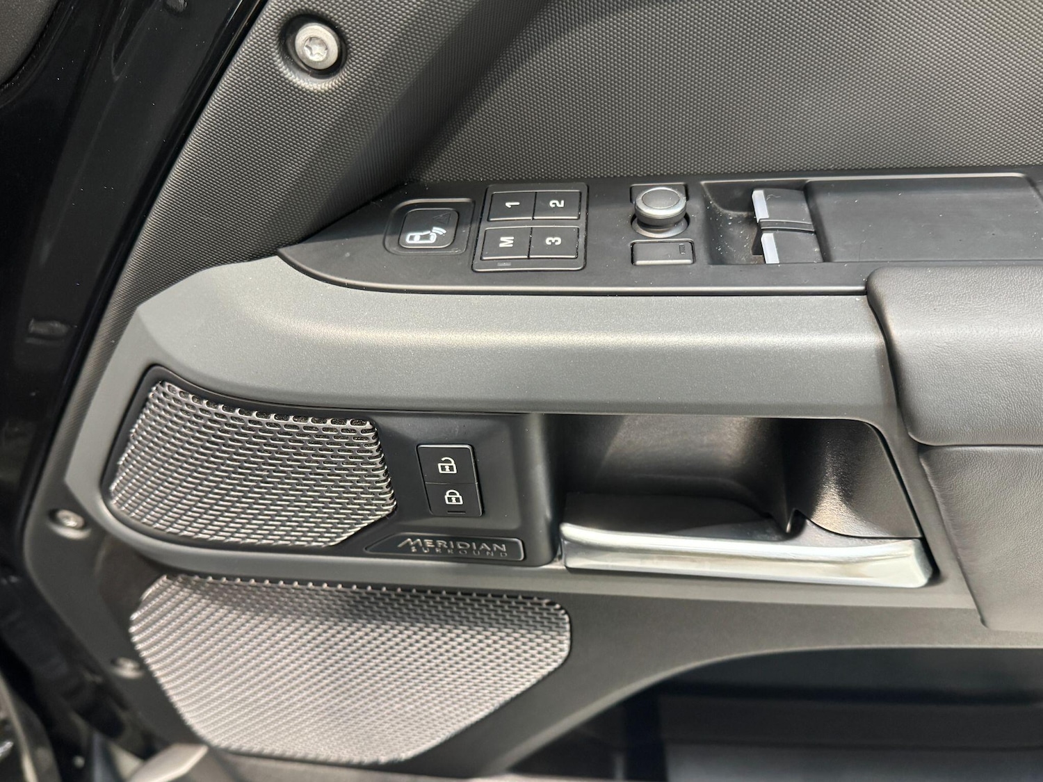 Used Land Rover Defender 2021 for sale - 77612589: Photo 74