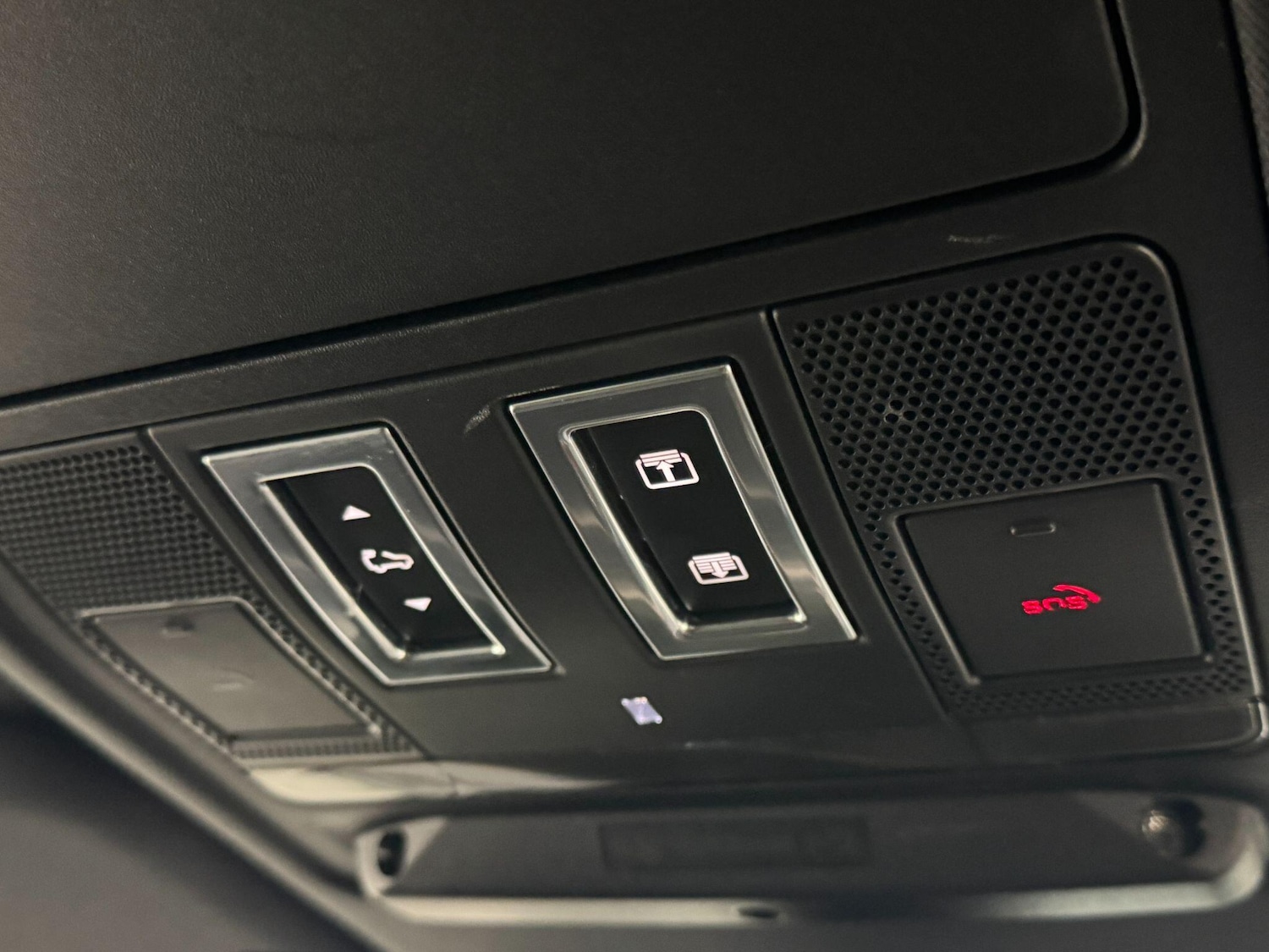 Used Land Rover Defender 2021 for sale - 77612589: Photo 82