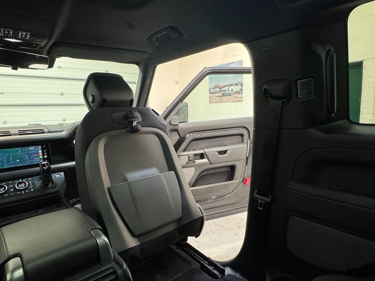 Used Land Rover Defender 2021 for sale - 77612589: Photo 87