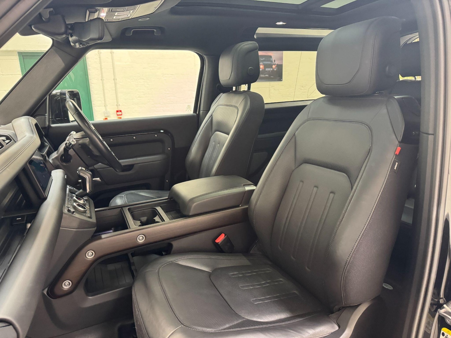 Used Land Rover Defender 2021 for sale - 77612589: Photo 94