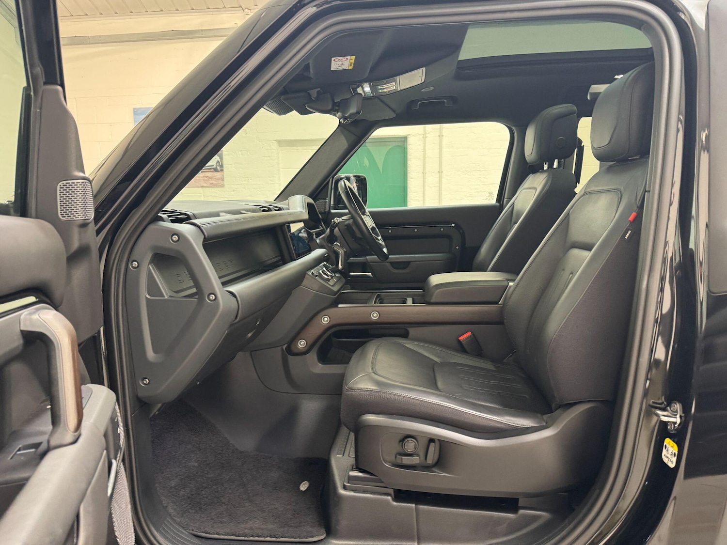 Used Land Rover Defender 2021 for sale - 77612589: Photo 95