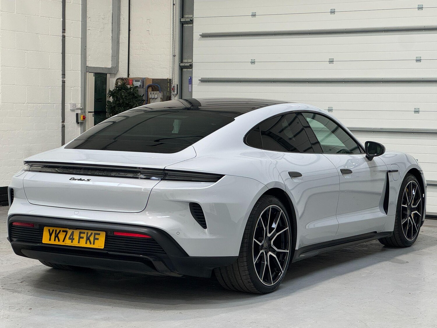 Used Porsche Taycan 2024 for sale - 77852761: Photo 11