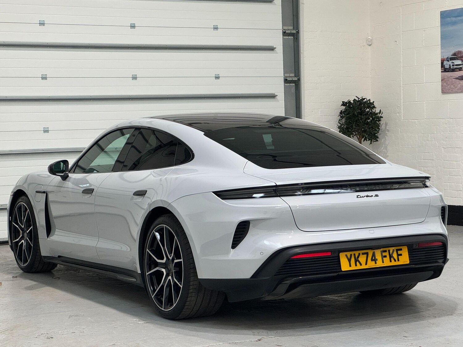 Used Porsche Taycan 2024 for sale - 77852761: Photo 15