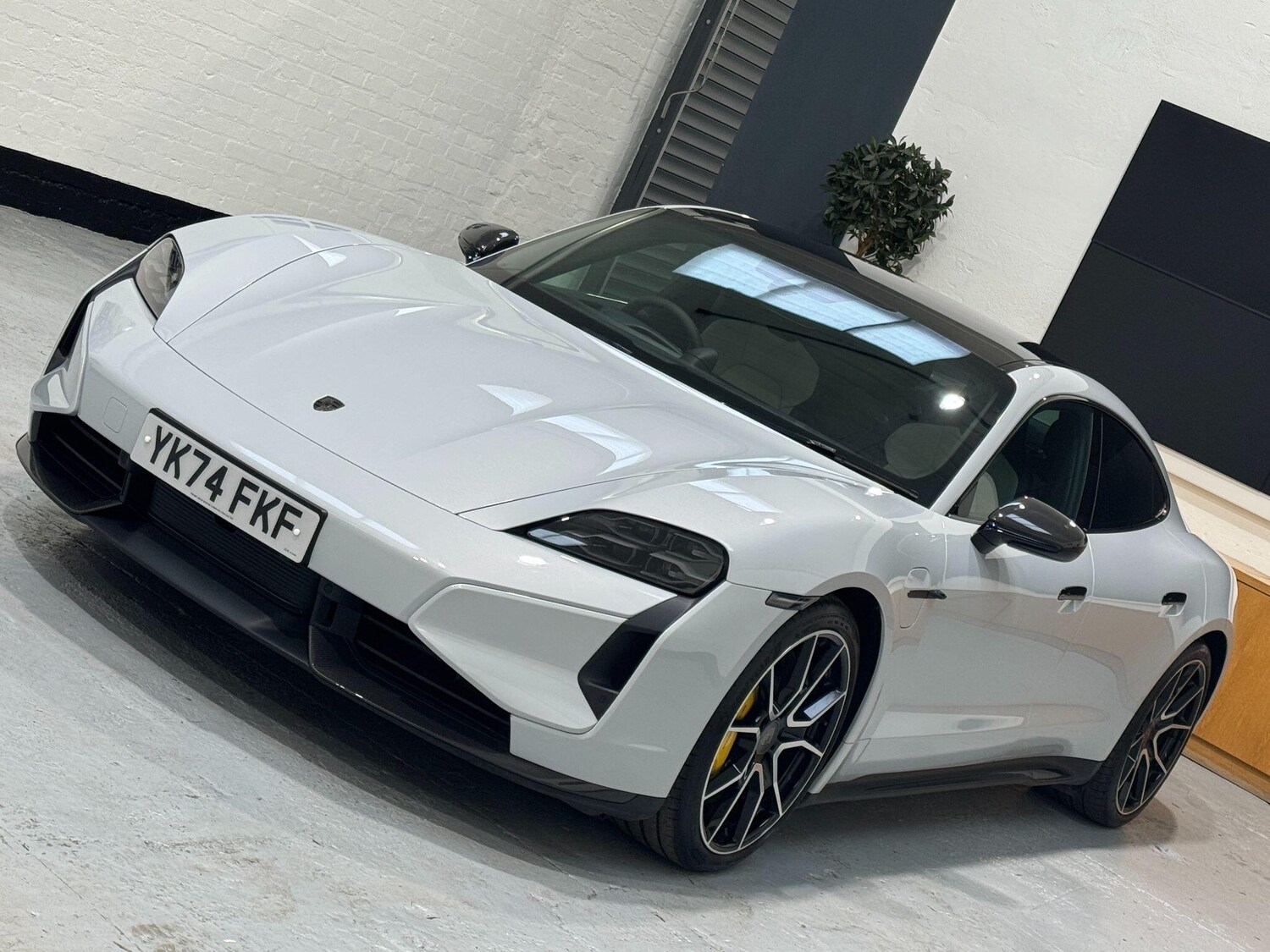 Used Porsche Taycan 2024 for sale - 77852761: Photo 35