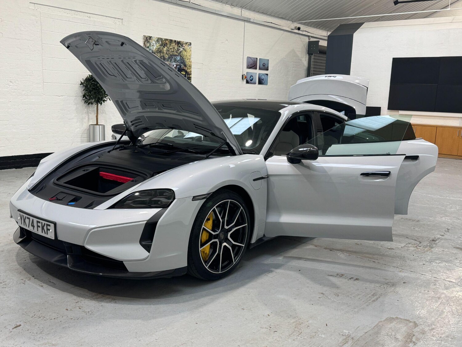 Used Porsche Taycan 2024 for sale - 77852761: Photo 39