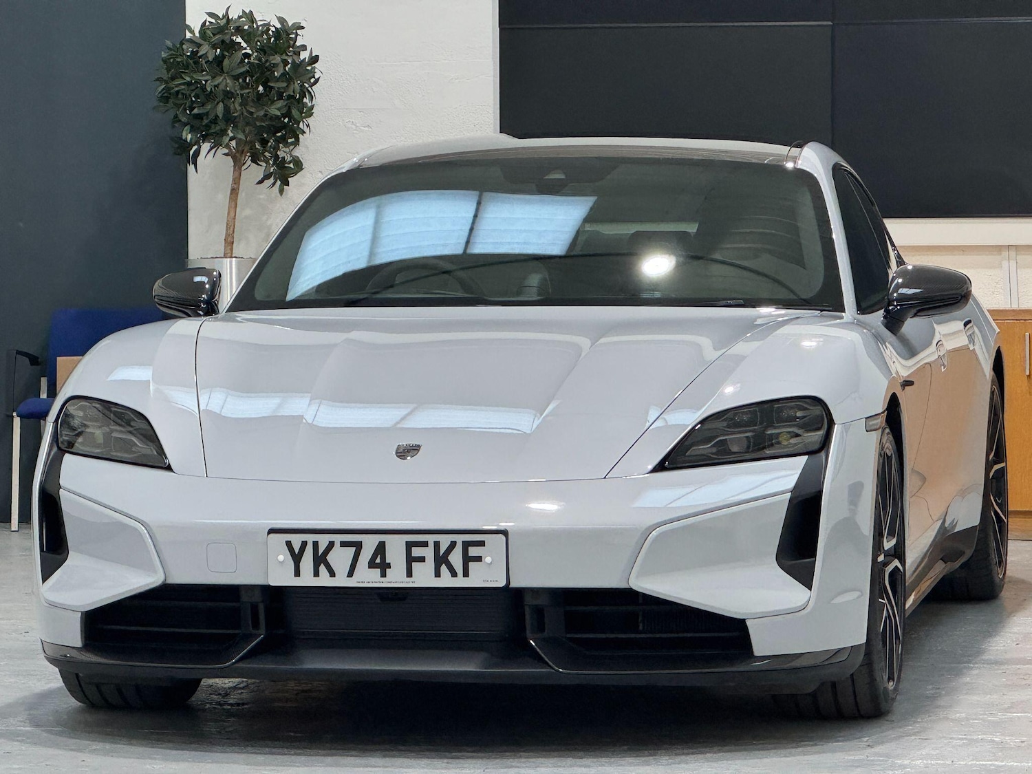 Used Porsche Taycan 2024 for sale - 77852761: Photo 4