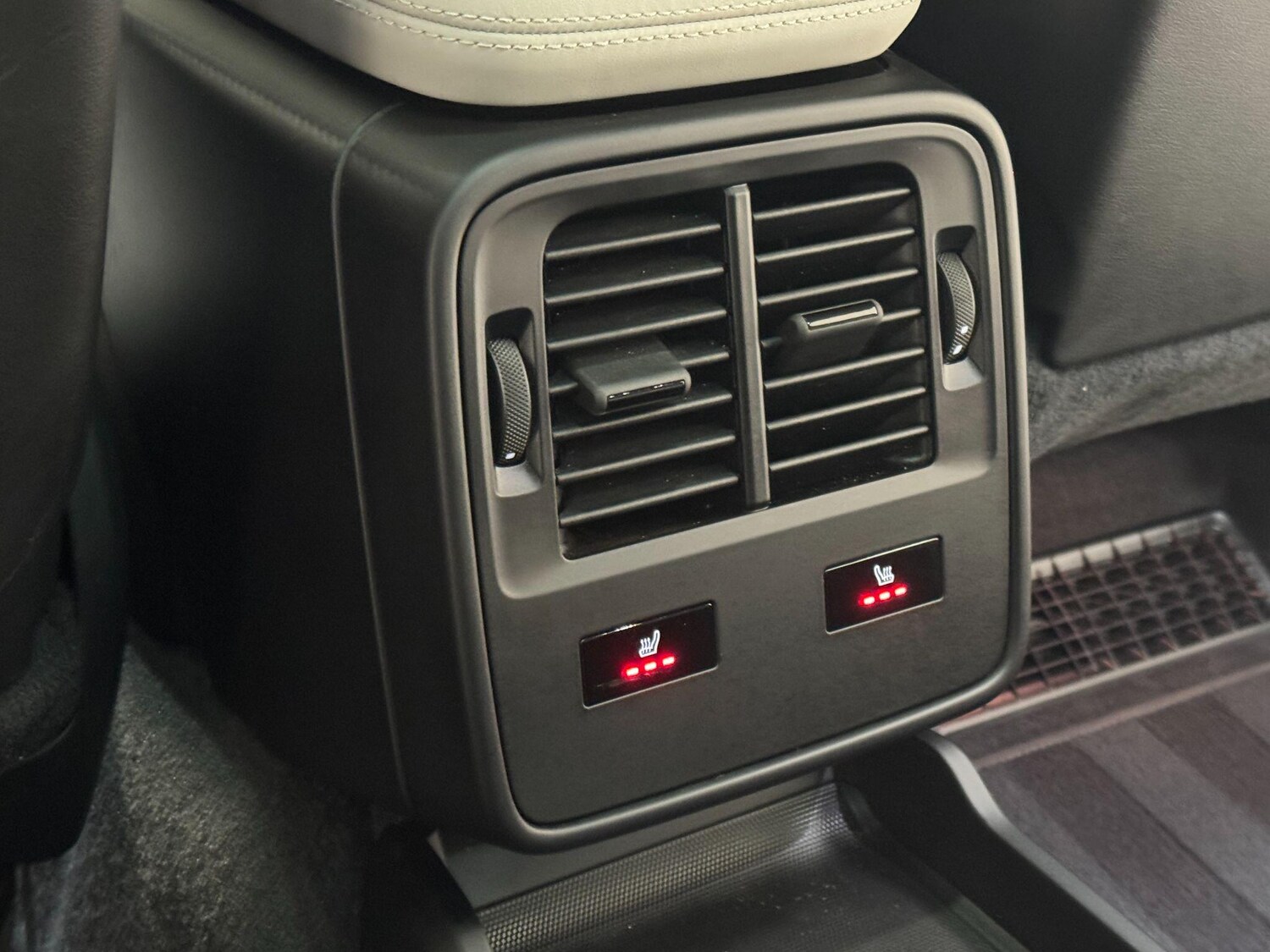 Used Porsche Taycan 2024 for sale - 77852761: Photo 69