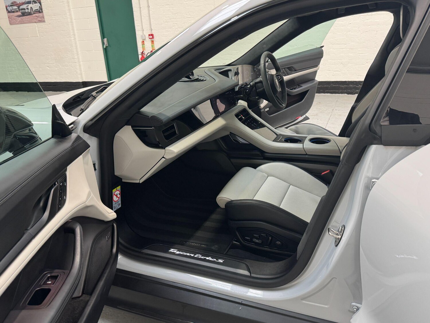 Used Porsche Taycan 2024 for sale - 77852761: Photo 73