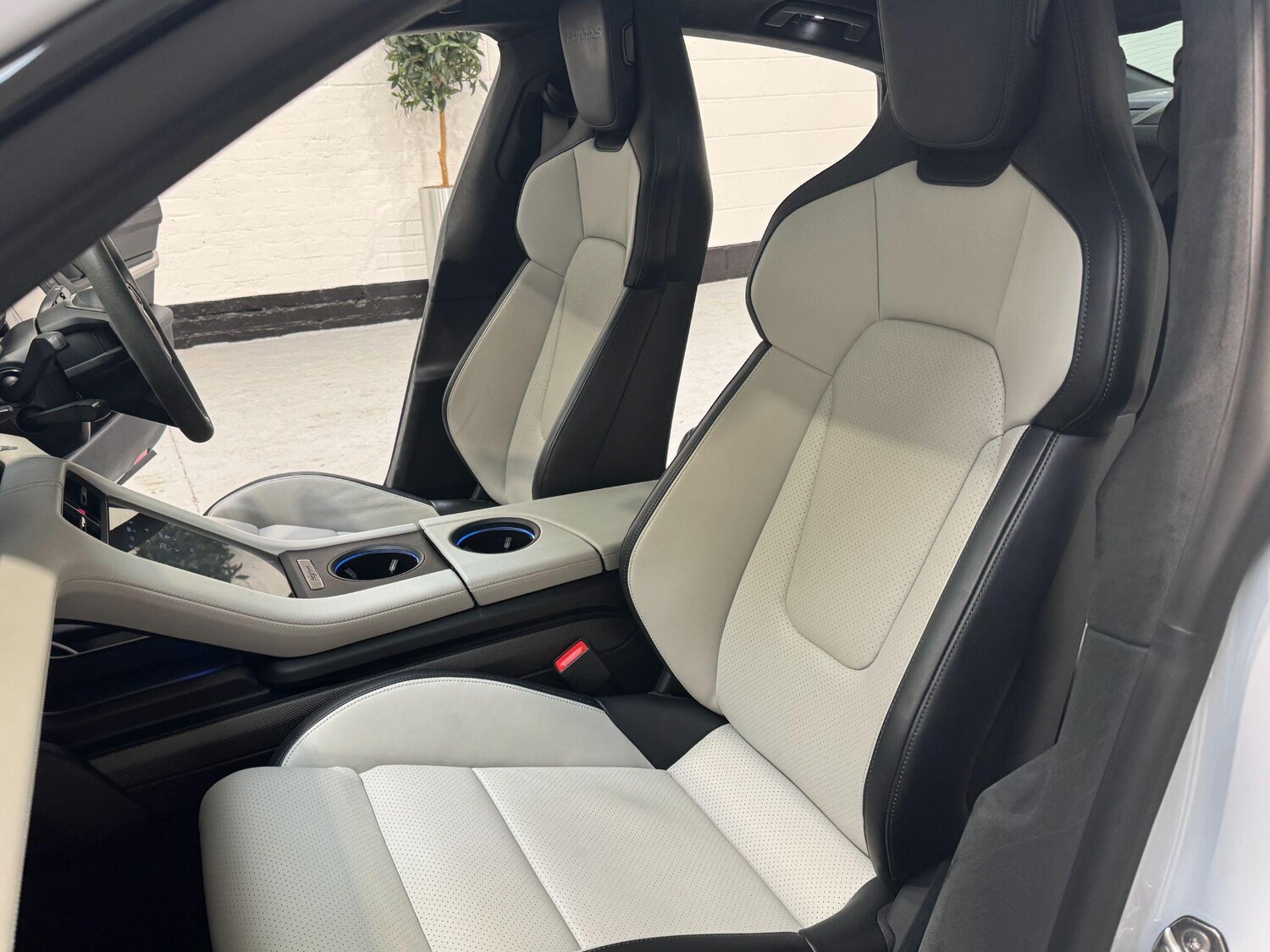 Used Porsche Taycan 2024 for sale - 77852761: Photo 78