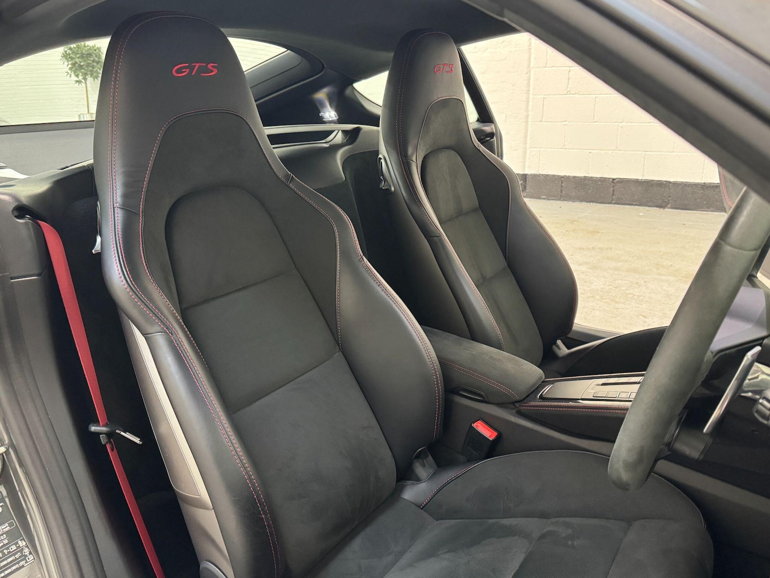 Used Porsche Cayman 2023 for sale - 76965550: Photo 17