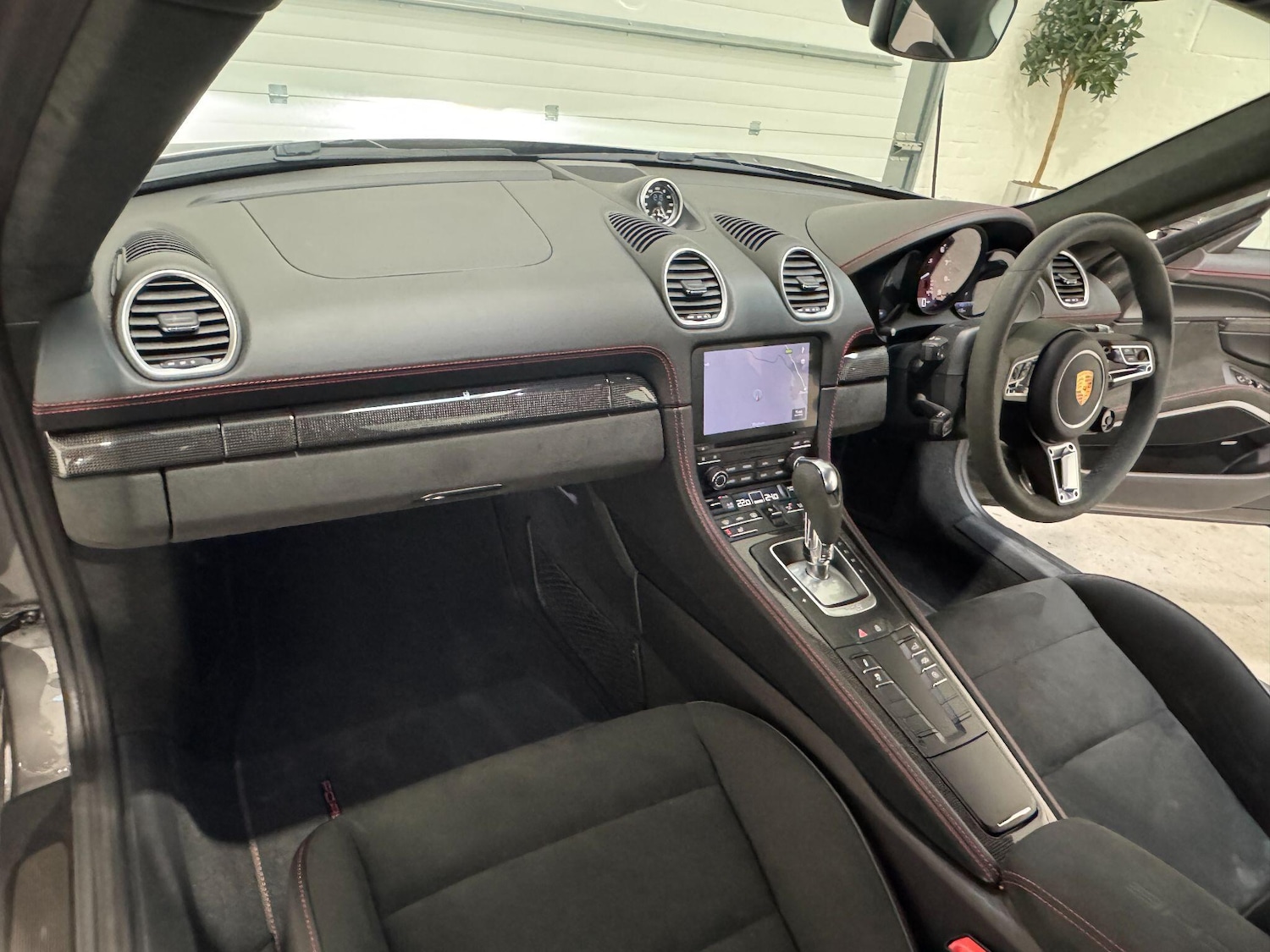 Used Porsche Cayman 2023 for sale - 76965550: Photo 21