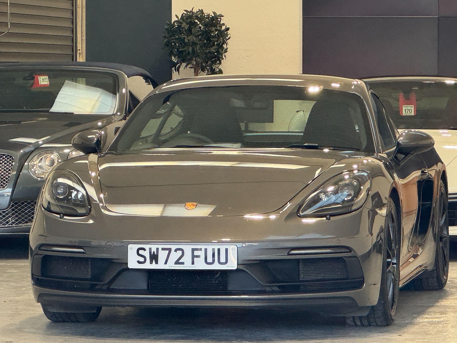 Used Porsche Cayman 2023 for sale - 76965550: Photo 4