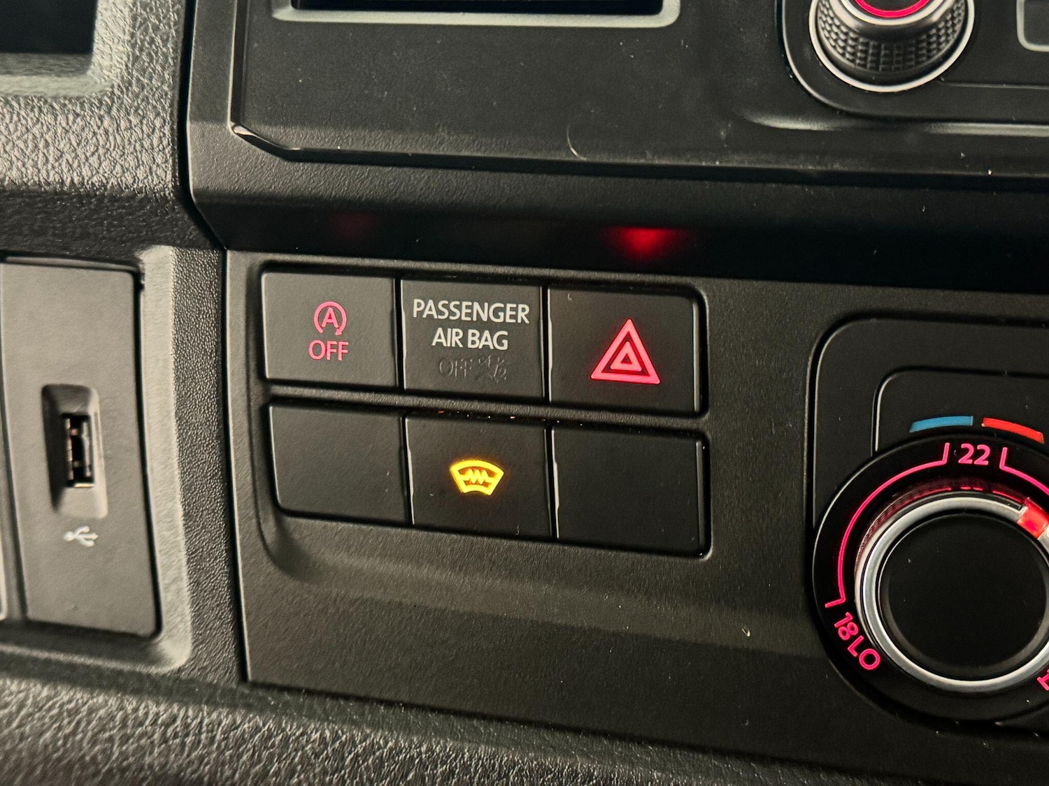 Used Volkswagen Transporter 2016 for sale - 76786821: Photo 38