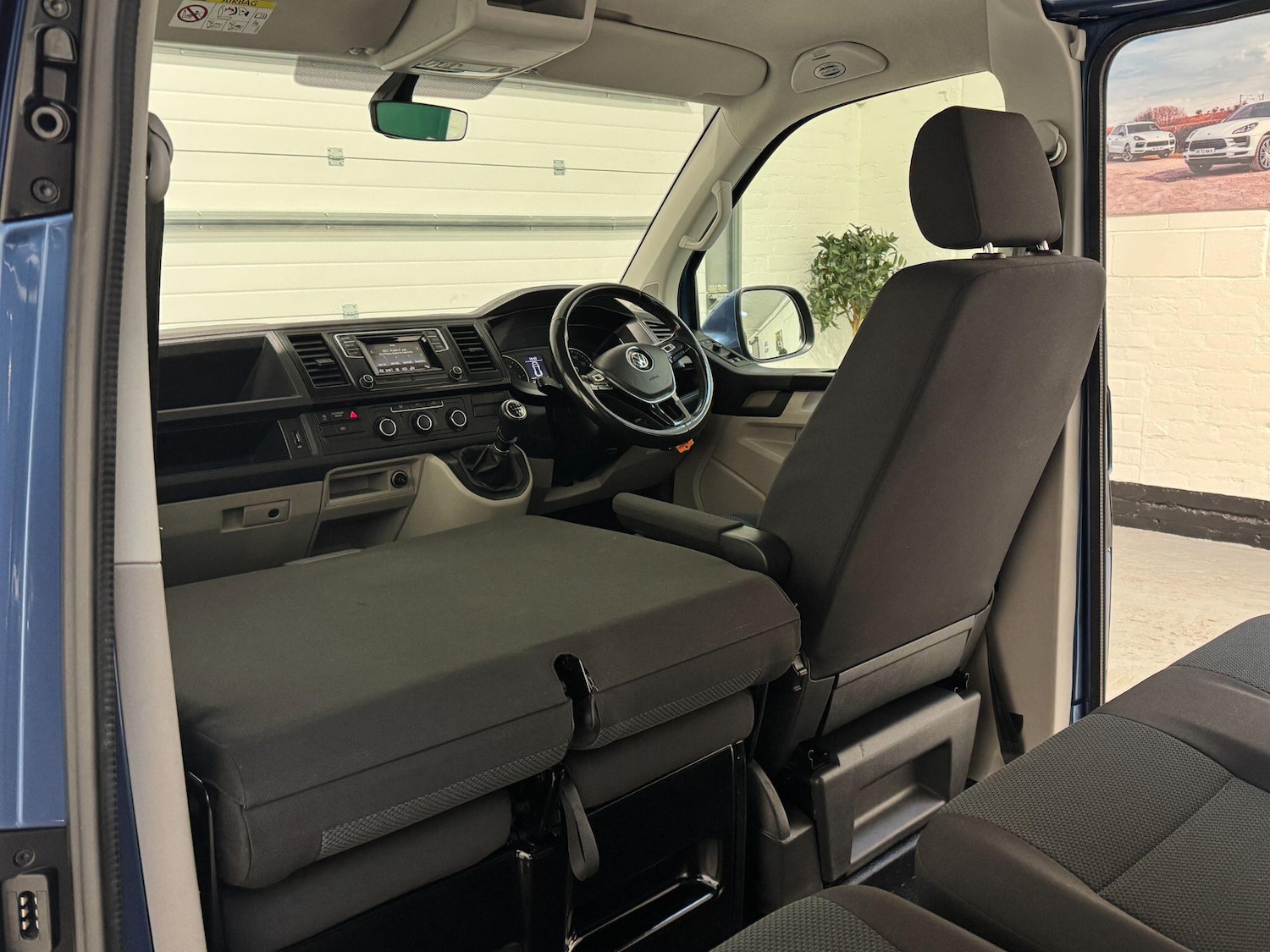 Used Volkswagen Transporter 2016 for sale - 76786821: Photo 51