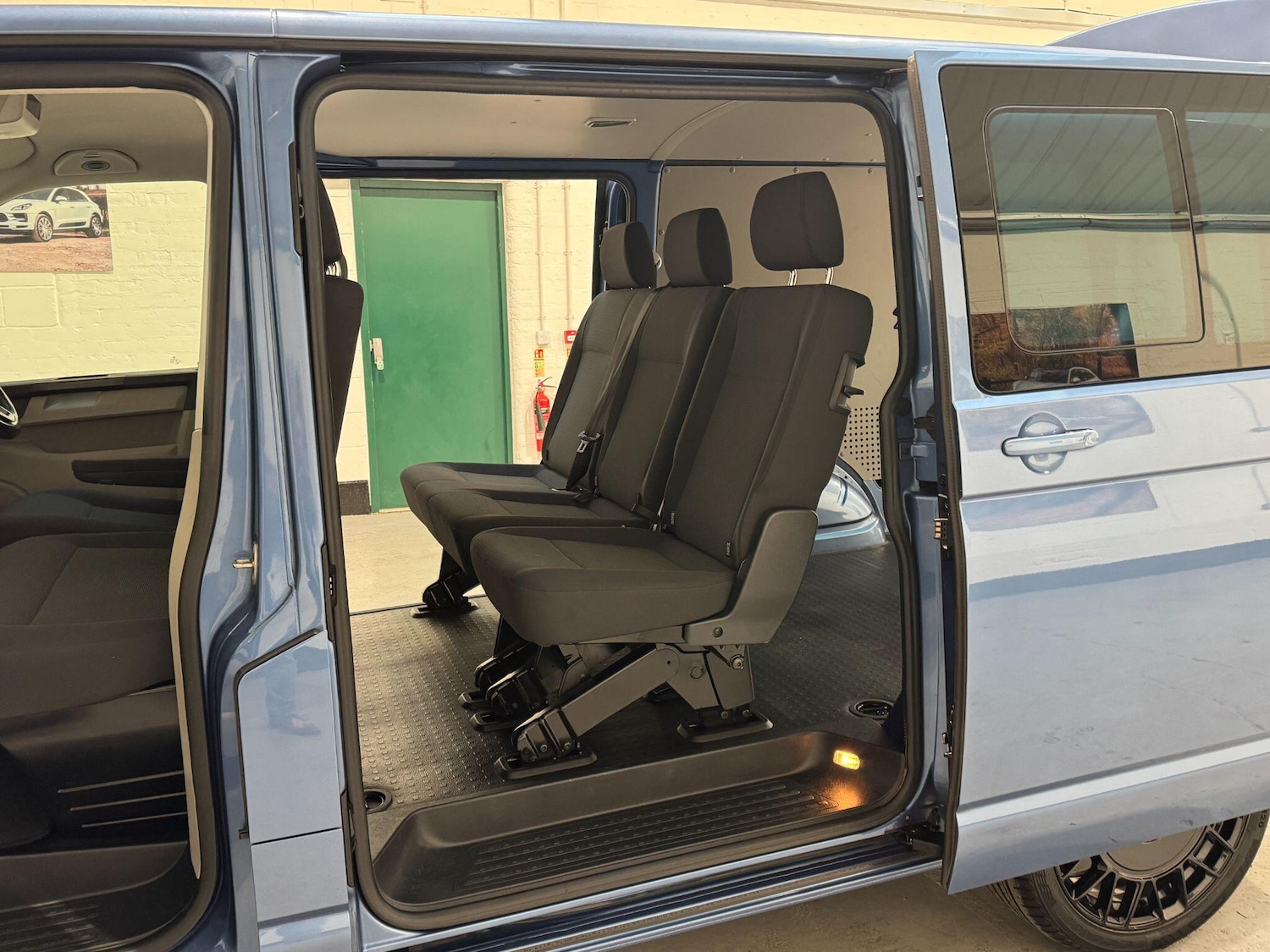 Used Volkswagen Transporter 2016 for sale - 76786821: Photo 55