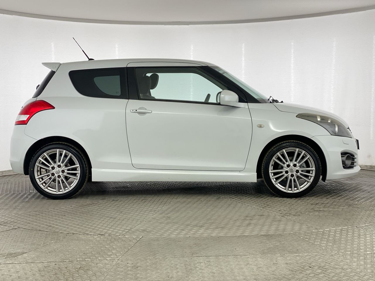 Used Suzuki Swift 2017 for sale - 76461415: Photo 8